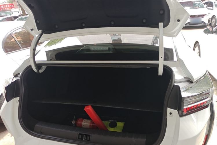 Used Dongfeng Aeolus Yixuan 2023 Mach Edition 1.5L Automatic Chasing Wind Version Trunk