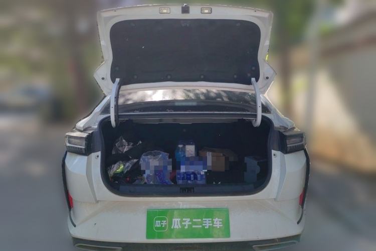 Used Dongfeng Aeolus Yixuan 2023 Mach Edition 1.5L Manual Windstorm Version Trunk