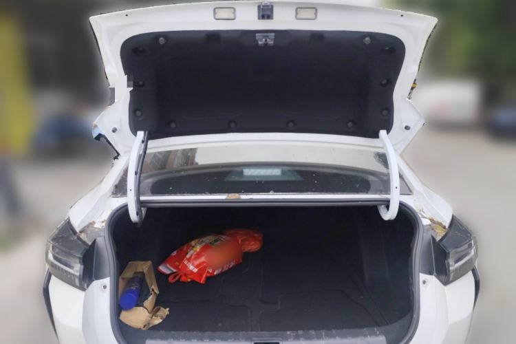 Used Dongfeng Aeolus Yixuan 2023 Mach Edition 1.5L Automatic Chasing Wind Version Trunk