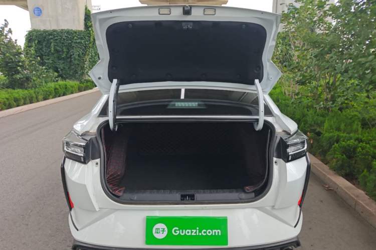 Used Dongfeng Aeolus Yixuan 2023 Mach Edition 1.5L Automatic Chasing Wind Version Trunk