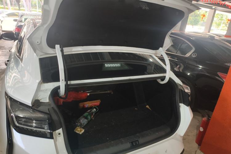 Used Dongfeng Aeolus Yixuan 2023 Mach Edition 1.5T Automatic Pursuit Rider Version Trunk
