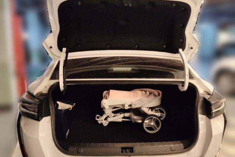 Used Dongfeng Aeolus Yixuan 2023 Mach Edition 1.5L Automatic Chasing Wind Version Trunk