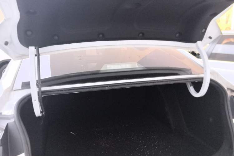 Used Dongfeng Aeolus Yixuan 2023 Mach Edition 1.5L Automatic Chasing Wind Version Trunk