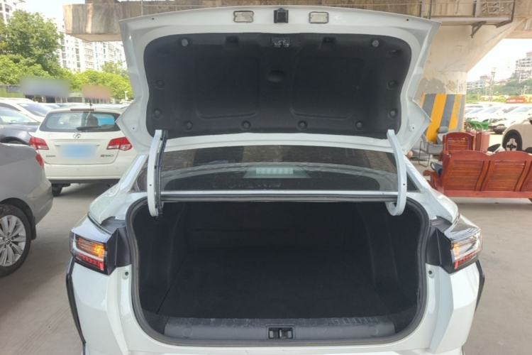 Used Dongfeng Aeolus Yixuan 2023 1.5L Automatic Glory Edition Trunk