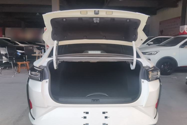 Used Dongfeng Aeolus Yixuan 2023 Mach Edition 1.5L Automatic Chasing Wind Version Trunk