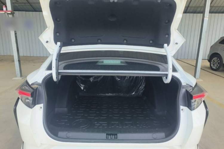 Used Dongfeng Aeolus Yixuan 2023 Mach Edition 1.5L Automatic Chasing Wind Version Trunk