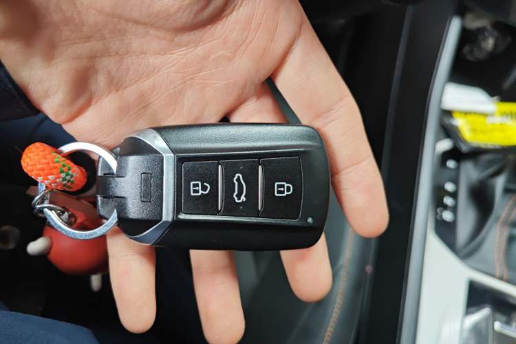 Used Dongfeng Aeolus Yixuan 2023 Mach Edition 1.5L Automatic Chasing Shadow Version Vehicle Key