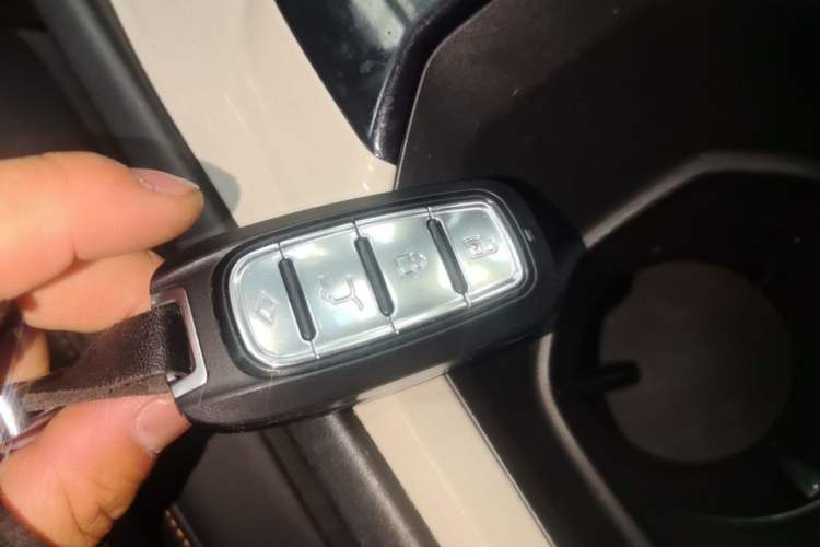 Used Dongfeng Aeolus Yixuan 2023 Mach Edition 1.5L Automatic Chasing Wind Version Vehicle Key