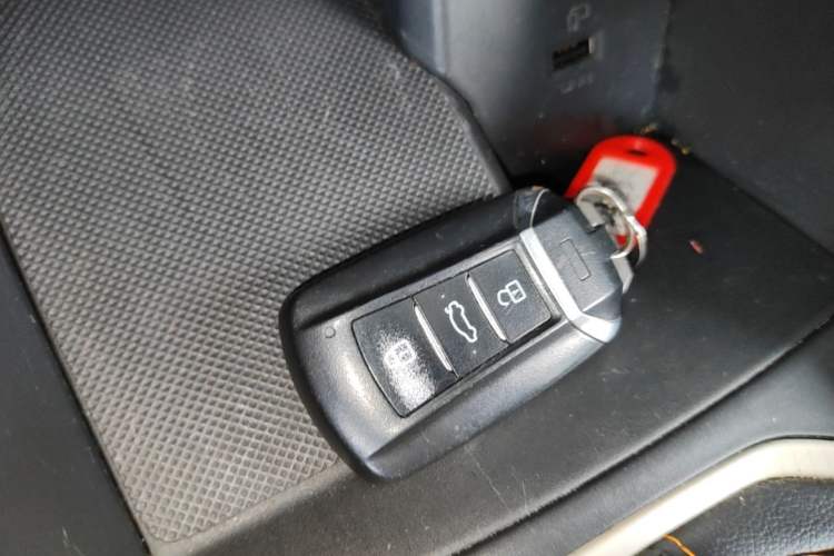 Used Dongfeng Aeolus Yixuan 2023 Mach Edition 1.5L Automatic Chasing Wind Version Vehicle Key