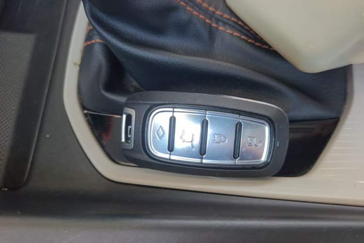 Used Dongfeng Aeolus Yixuan 2023 Mach Edition 1.5L Automatic Chasing Wind Version Vehicle Key