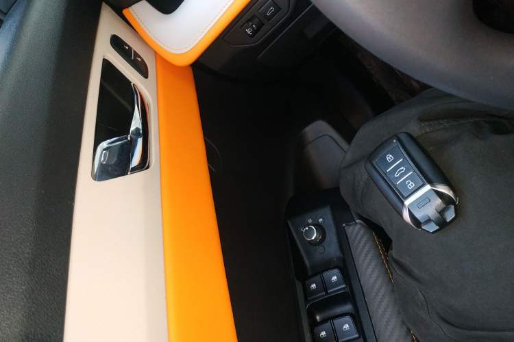Used Dongfeng Aeolus Yixuan 2023 Mach Edition 1.5L Automatic Chasing Wind Version Vehicle Key
