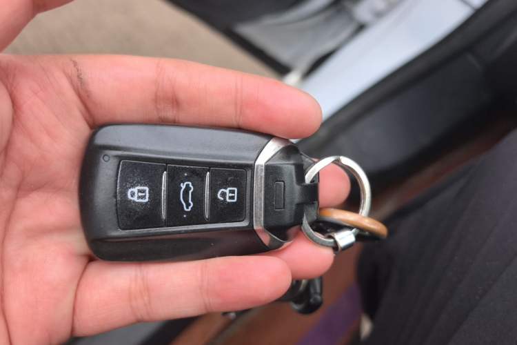 Used Dongfeng Aeolus Yixuan 2023 Mach Edition 1.5L Automatic Chasing Wind Version Vehicle Key