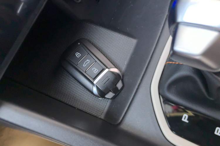 Used Dongfeng Aeolus Yixuan 2023 Mach Edition 1.5L Automatic Chasing Wind Version Vehicle Key