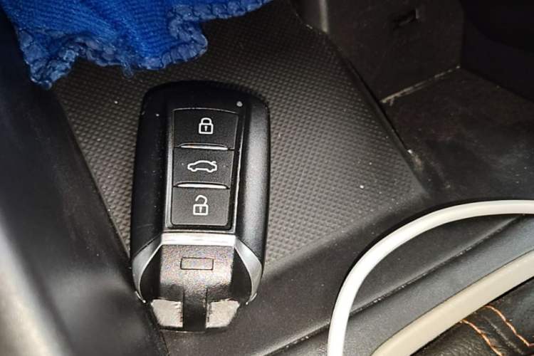 Used Dongfeng Aeolus Yixuan 2023 Mach Edition 1.5L Automatic Chasing Shadow Version Vehicle Key