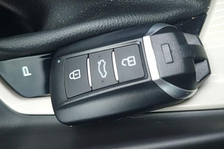Used Dongfeng Aeolus Yixuan 2023 Mach Edition 1.5L Automatic Chasing Wind Version Vehicle Key