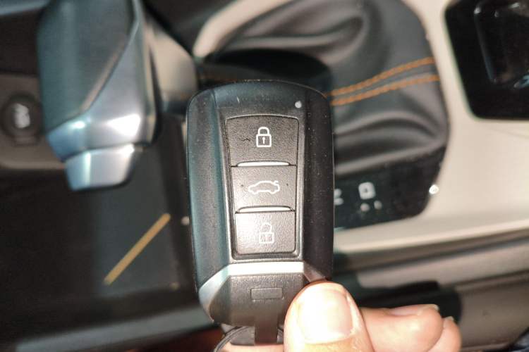Used Dongfeng Aeolus Yixuan 2023 Mach Edition 1.5L Automatic Chasing Wind Version Vehicle Key