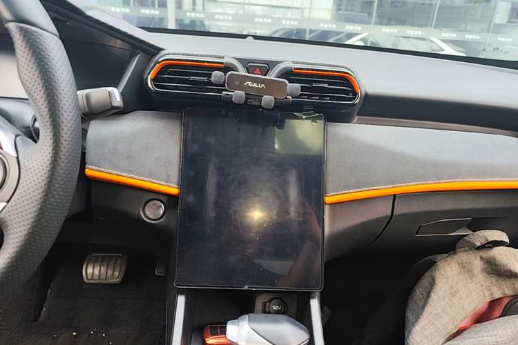 Used Dongfeng Aeolus Yixuan 2024 1.5T Automatic Jingqing Edition Audio And AC Panel
