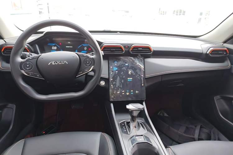 Used Dongfeng Aeolus Yixuan 2024 1.5L Automatic JingSu Edition Center Console