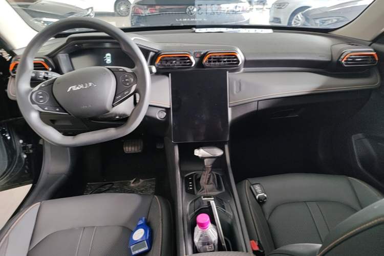 Used Dongfeng Aeolus Yixuan 2024 1.5L Automatic JingSu Edition Center Console