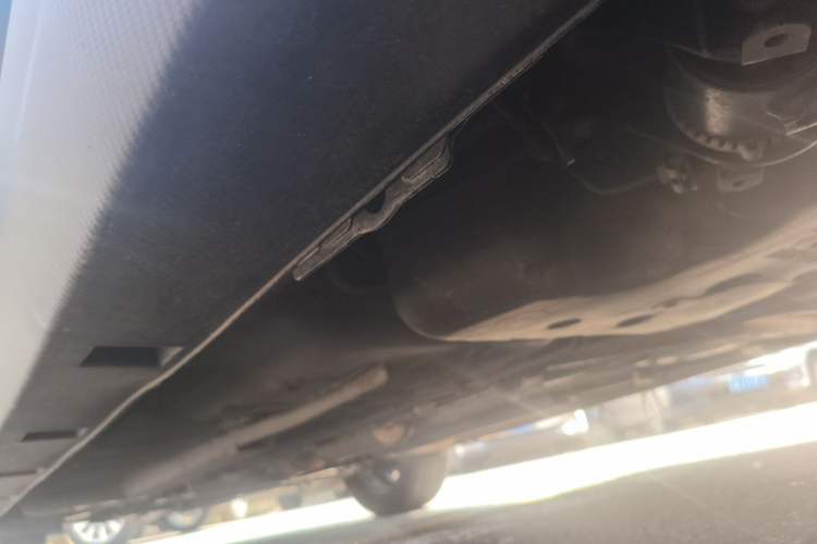 Used Dongfeng Aeolus Yixuan 2024 1.5L Automatic JingSu Edition Chassis Rear Left