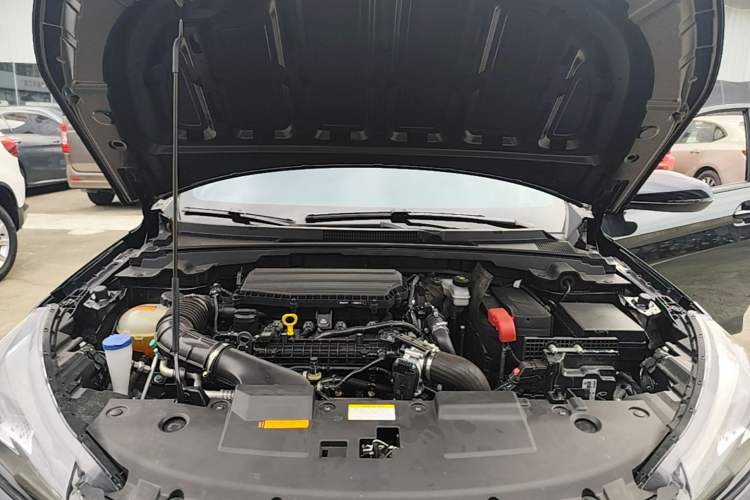 Used Dongfeng Aeolus Yixuan 2024 1.5T Automatic Jingqing Edition Engine Bay