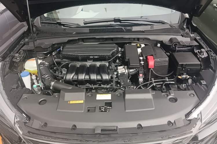 Used Dongfeng Aeolus Yixuan 2024 1.5L Automatic JingSu Edition Engine Bay