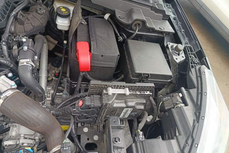 Used Dongfeng Aeolus Yixuan 2024 1.5T Automatic Jingqing Edition Engine Bay Left