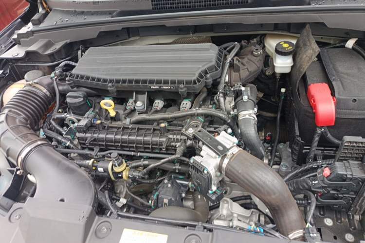 Used Dongfeng Aeolus Yixuan 2024 1.5T Automatic Jingqing Edition Engine Bay