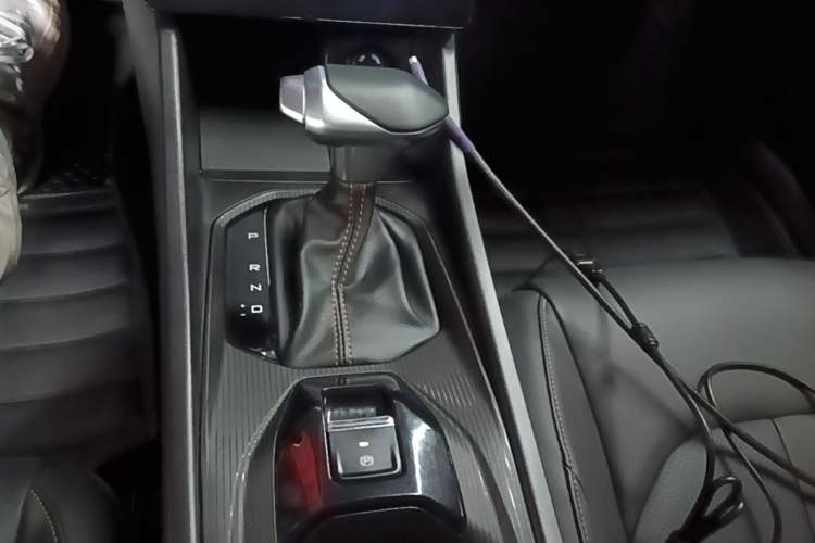 Used Dongfeng Aeolus Yixuan 2024 1.5L Automatic JingSu Edition Gear Lever