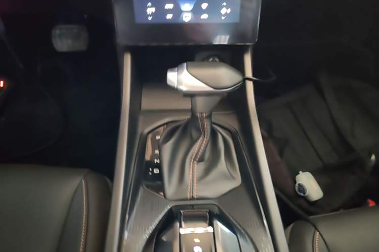 Used Dongfeng Aeolus Yixuan 2024 1.5L Automatic JingSu Edition Gear Lever