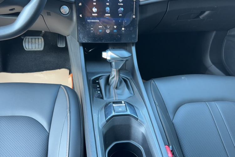 Used Dongfeng Aeolus Yixuan 2024 1.5L Automatic JingSu Edition Gear Lever