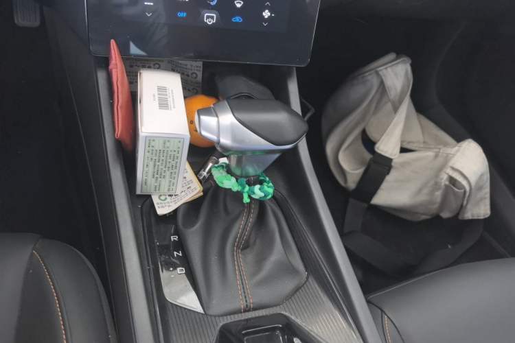 Used Dongfeng Aeolus Yixuan 2024 1.5L Automatic JingSu Edition Gear Lever