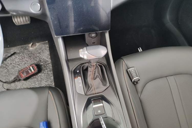Used Dongfeng Aeolus Yixuan 2024 1.5L Automatic JingSu Edition Gear Lever