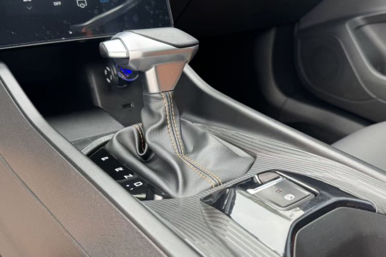Used Dongfeng Aeolus Yixuan 2024 1.5T Automatic Jingqing Edition Interior 3