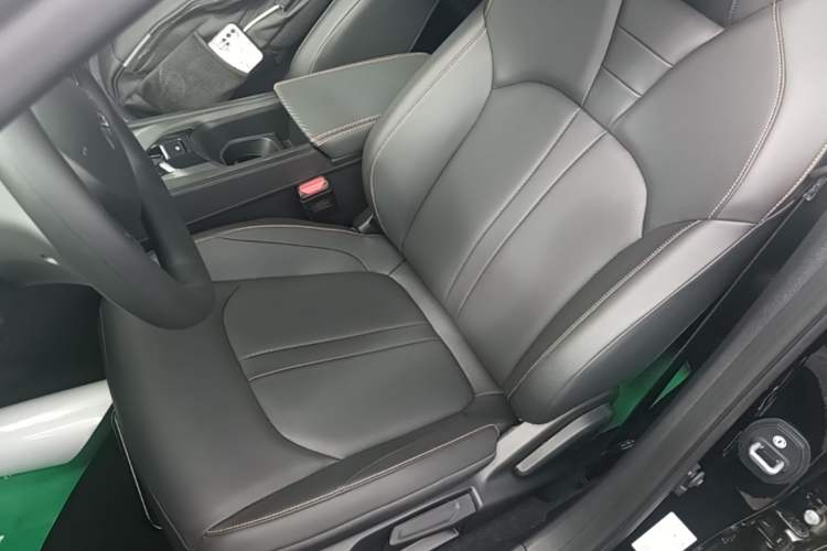 Used Dongfeng Aeolus Yixuan 2024 1.5L Automatic JingSu Edition Left Front Seat