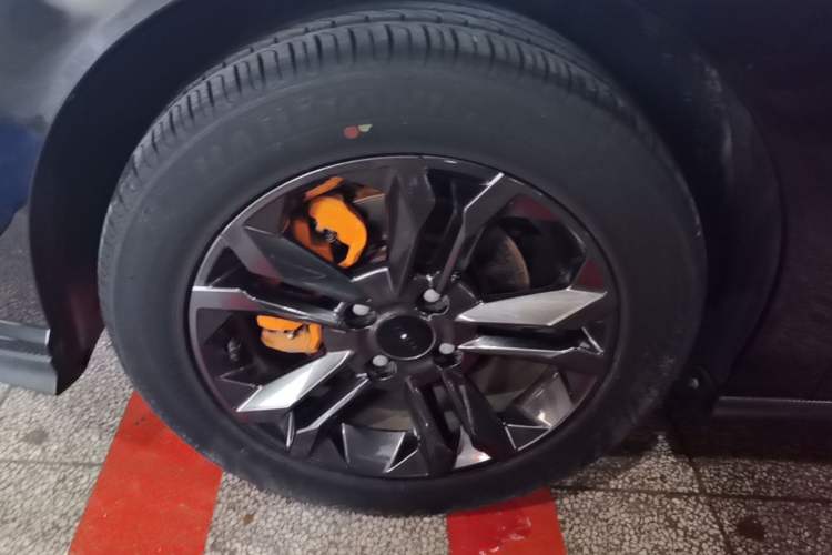 Used Dongfeng Aeolus Yixuan 2024 1.5T Automatic Jingqing Edition Left Front Wheel Hub