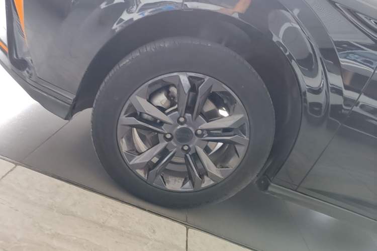 Used Dongfeng Aeolus Yixuan 2024 1.5L Automatic JingSu Edition Left Front Wheel Hub