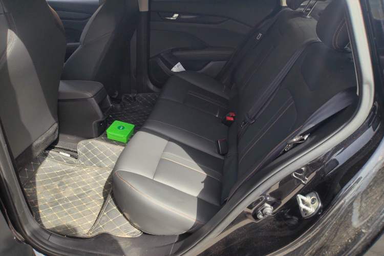 Used Dongfeng Aeolus Yixuan 2024 1.5L Automatic JingSu Edition Left Rear Seat