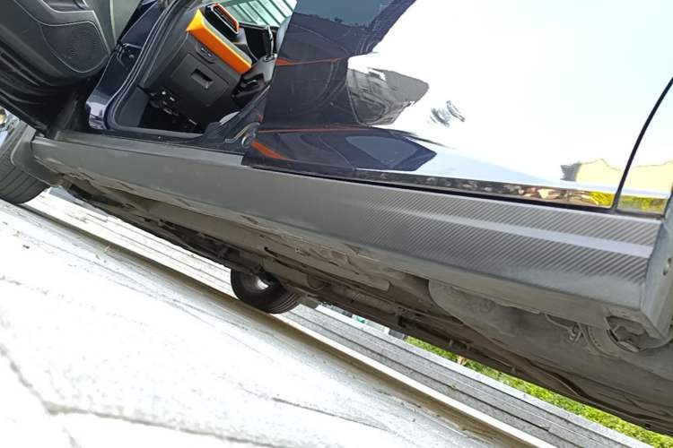 Used Dongfeng Aeolus Yixuan 2024 1.5T Automatic Jingqing Edition Left Side Sill