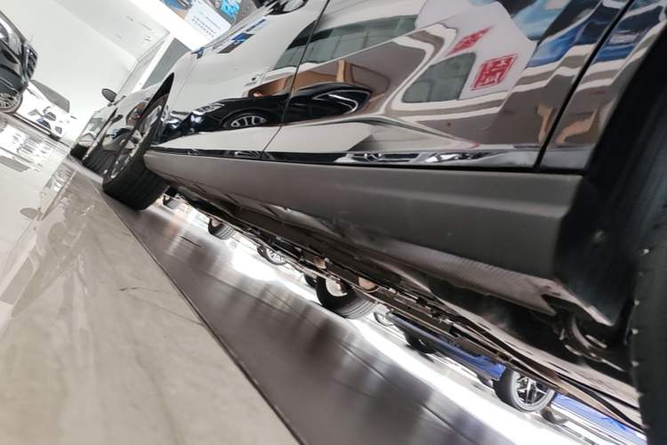 Used Dongfeng Aeolus Yixuan 2024 1.5L Automatic JingSu Edition Left Side Sill