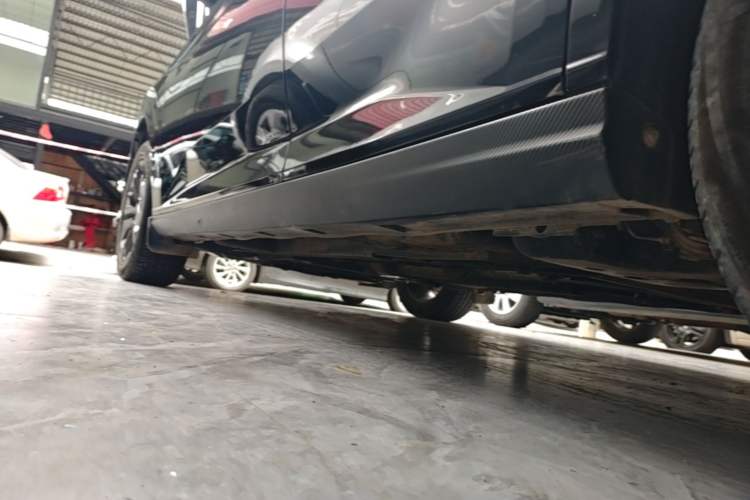 Used Dongfeng Aeolus Yixuan 2024 1.5L Automatic JingSu Edition Left Side Sill