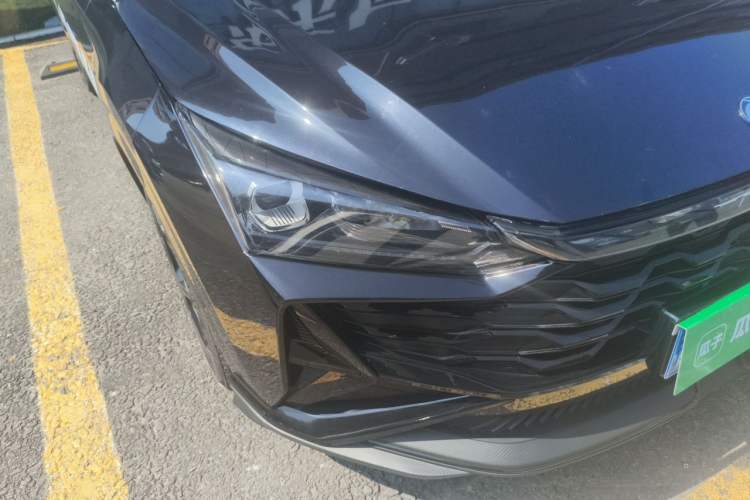Used Dongfeng Aeolus Yixuan 2024 1.5L Automatic JingSu Edition Right Front Headlight