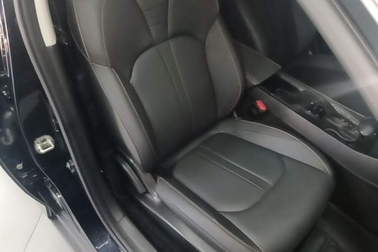 Used Dongfeng Aeolus Yixuan 2024 1.5L Automatic JingSu Edition Right Front Seat