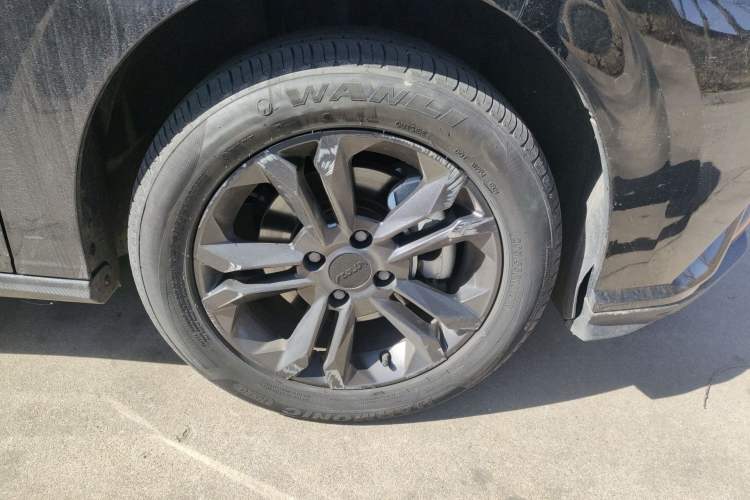Used Dongfeng Aeolus Yixuan 2024 1.5L Automatic JingSu Edition Right Front Wheel Hub