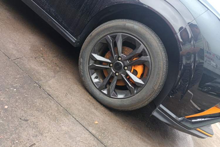 Used Dongfeng Aeolus Yixuan 2024 1.5T Automatic Jingqing Edition Right Front Wheel Hub