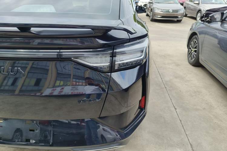 Used Dongfeng Aeolus Yixuan 2024 1.5L Automatic JingSu Edition Right Rear Taillight