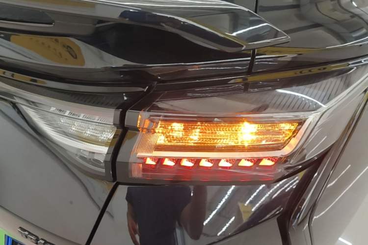 Used Dongfeng Aeolus Yixuan 2024 1.5L Automatic JingSu Edition Right Rear Taillight