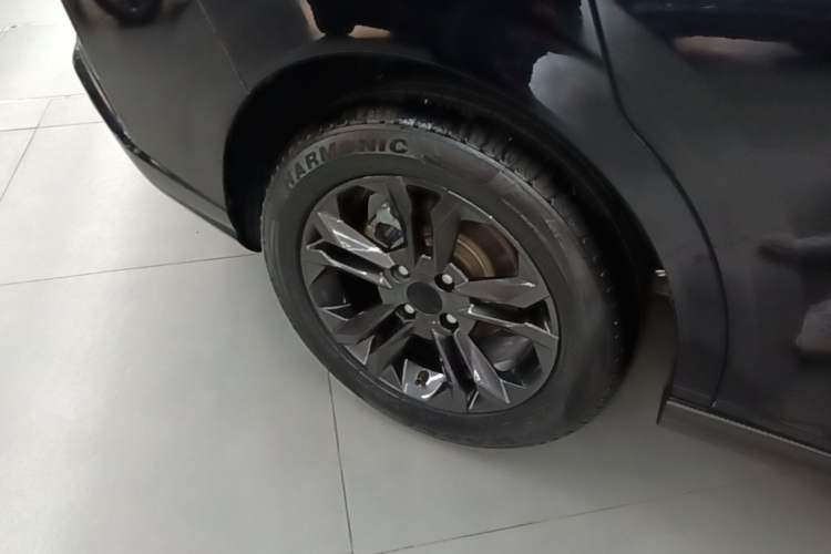 Used Dongfeng Aeolus Yixuan 2024 1.5L Automatic JingSu Edition Right Rear Wheel Hub