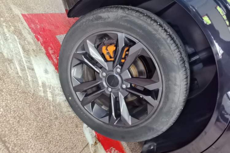 Used Dongfeng Aeolus Yixuan 2024 1.5T Automatic Jingqing Edition Right Rear Wheel Hub