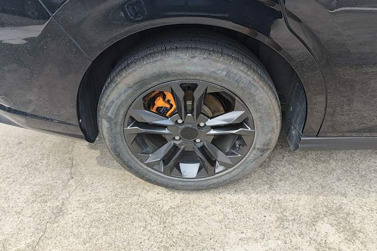 Used Dongfeng Aeolus Yixuan 2024 1.5T Automatic Jingqing Edition Right Rear Wheel Hub